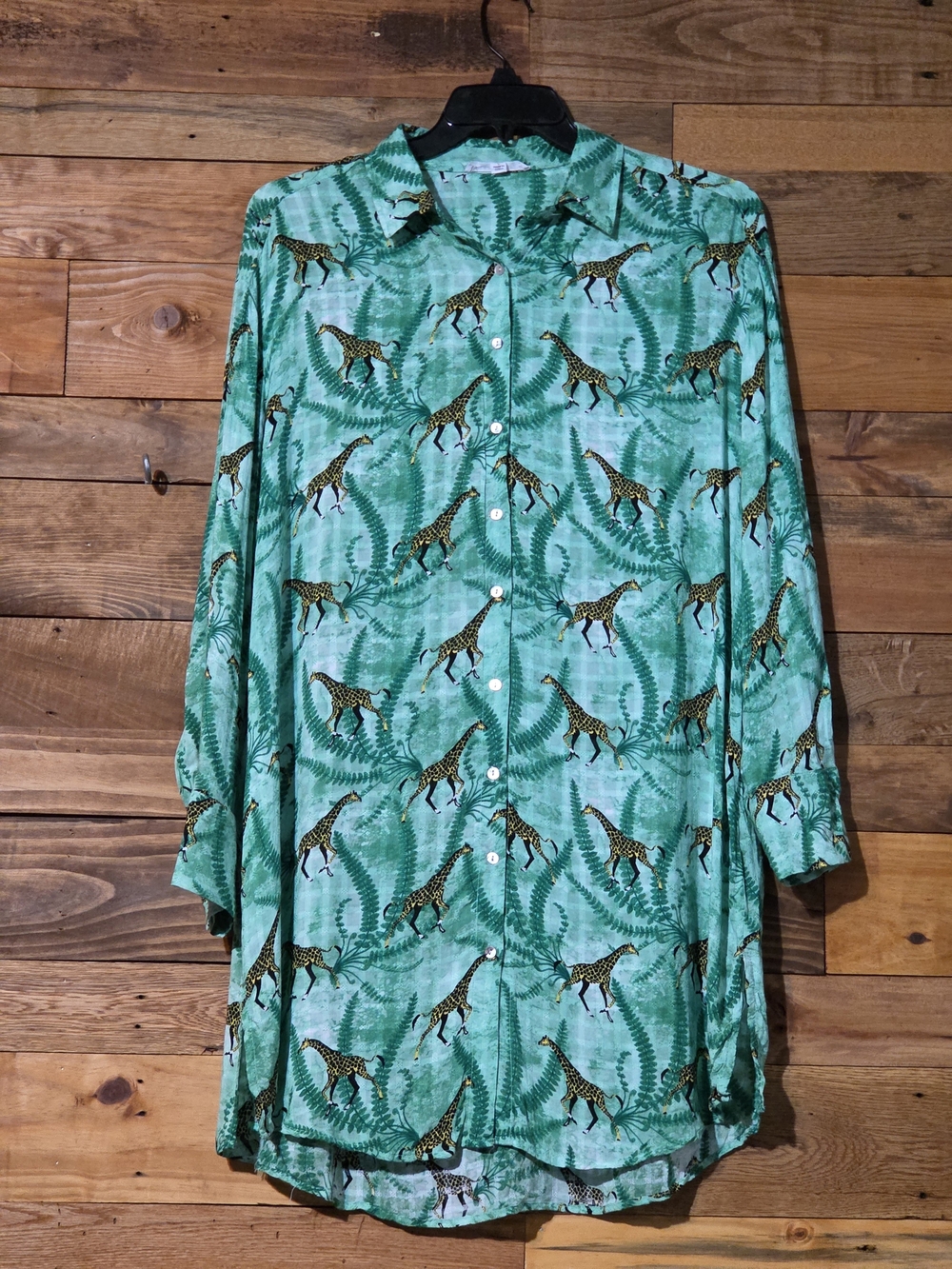 100% Rayon Green Giraffe Print Tunic Blouse Boho Tropical Jane And Delacey